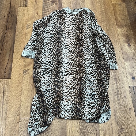 Vision Woman’s Animal Print Cardigan Size M - Picture 5 of 6